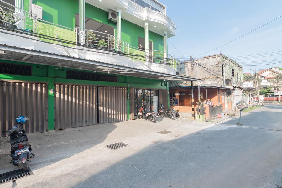 Reddoorz Plus Near Siloam Hospital Balikpapan Exterior foto